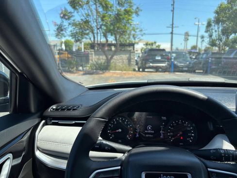 Used 2025 Jeep Compass Limited AWD/4WD image 35