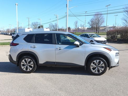 Used 2023 Nissan Rogue SV image 7