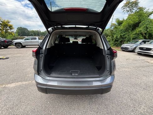 Used 2025 Nissan Rogue SV FWD image 32