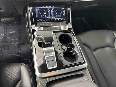 Used 2025 Audi Q8 Premium Plus w/ Premium Plus Package AWD/4WD image 16