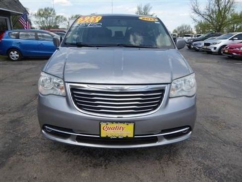 Used 2013 Chrysler Town & Country Touring w/ Trailer Tow Group image 4