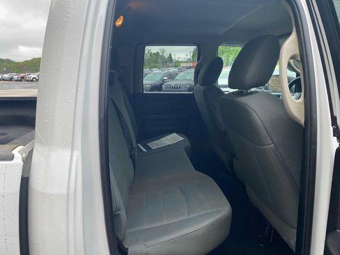 Used 2019 RAM 1500 Express w/ Express Value Package AWD/4WD image 26