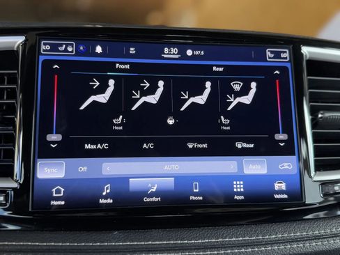 Used 2021 Chrysler Pacifica Touring w/ Uconnect Theater Family Group image 30