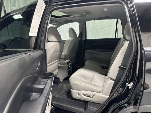 Used 2018 Honda Pilot Touring image 41