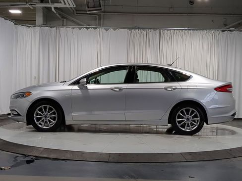 Used 2017 Ford Fusion SE w/ Fusion SE Technology Package image 14