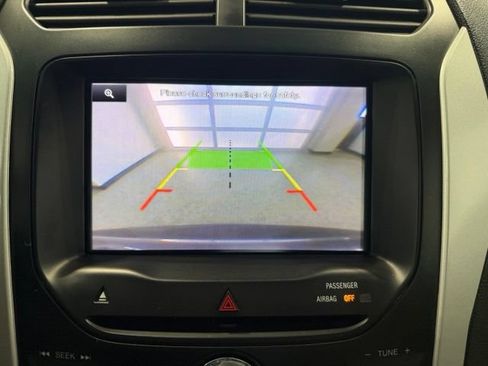 Used 2013 Ford Explorer XLT FWD image 18