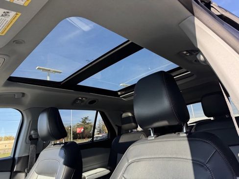 Certified 2022 Ford Explorer XLT w/ Equipment Group 202A image 9