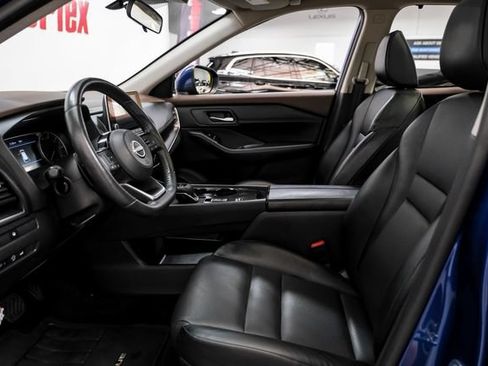 Used 2023 Nissan Rogue SV w/ SV Premium B Package FWD image 4