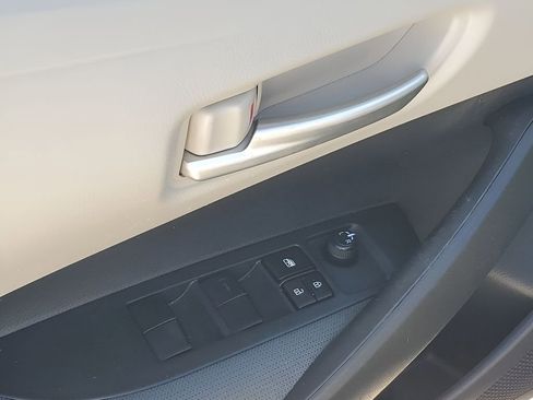 Used 2021 Toyota Corolla LE w/ LE Premium Package image 44