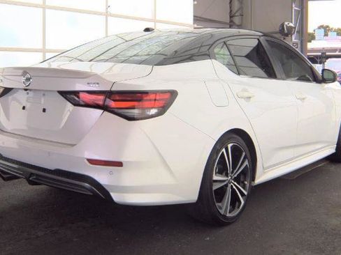 Used 2021 Nissan Sentra SR FWD image 3