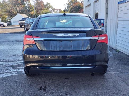 Used 2013 Chrysler 200 Touring image 4