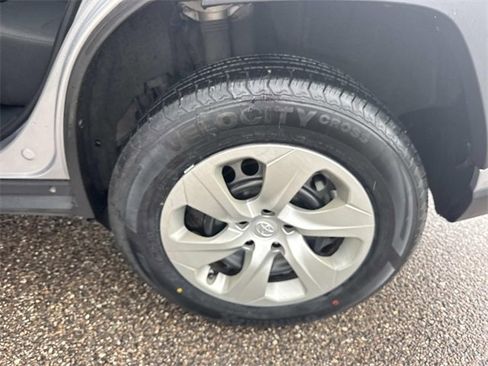 Used 2021 Toyota RAV4 LE w/ Carpet Mat Package (TMS) image 11
