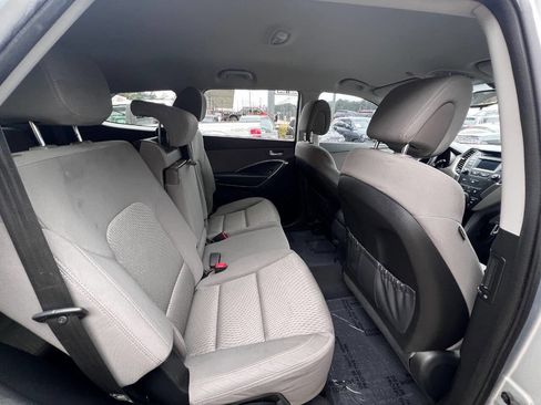 Used 2016 Hyundai Santa Fe SE FWD image 11