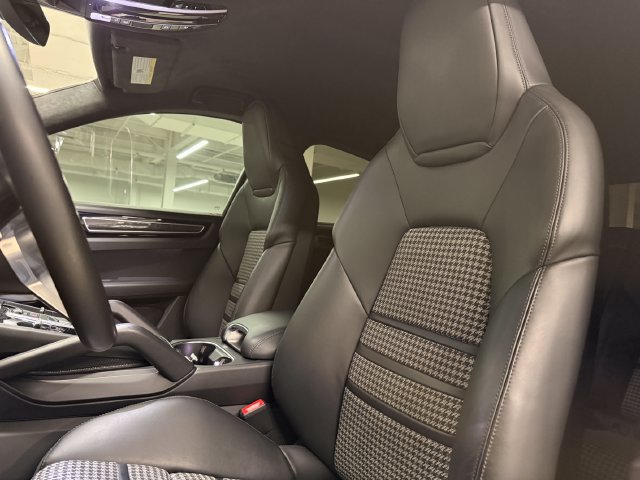 Certified 2023 Porsche Cayenne GTS AWD/4WD image 27
