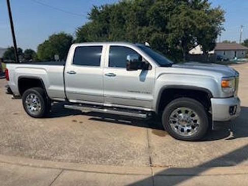 Used 2019 GMC Sierra 2500 Denali w/ Duramax Plus Package image 5