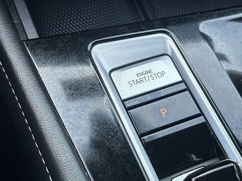 Used 2024 Volkswagen Atlas SE image 26