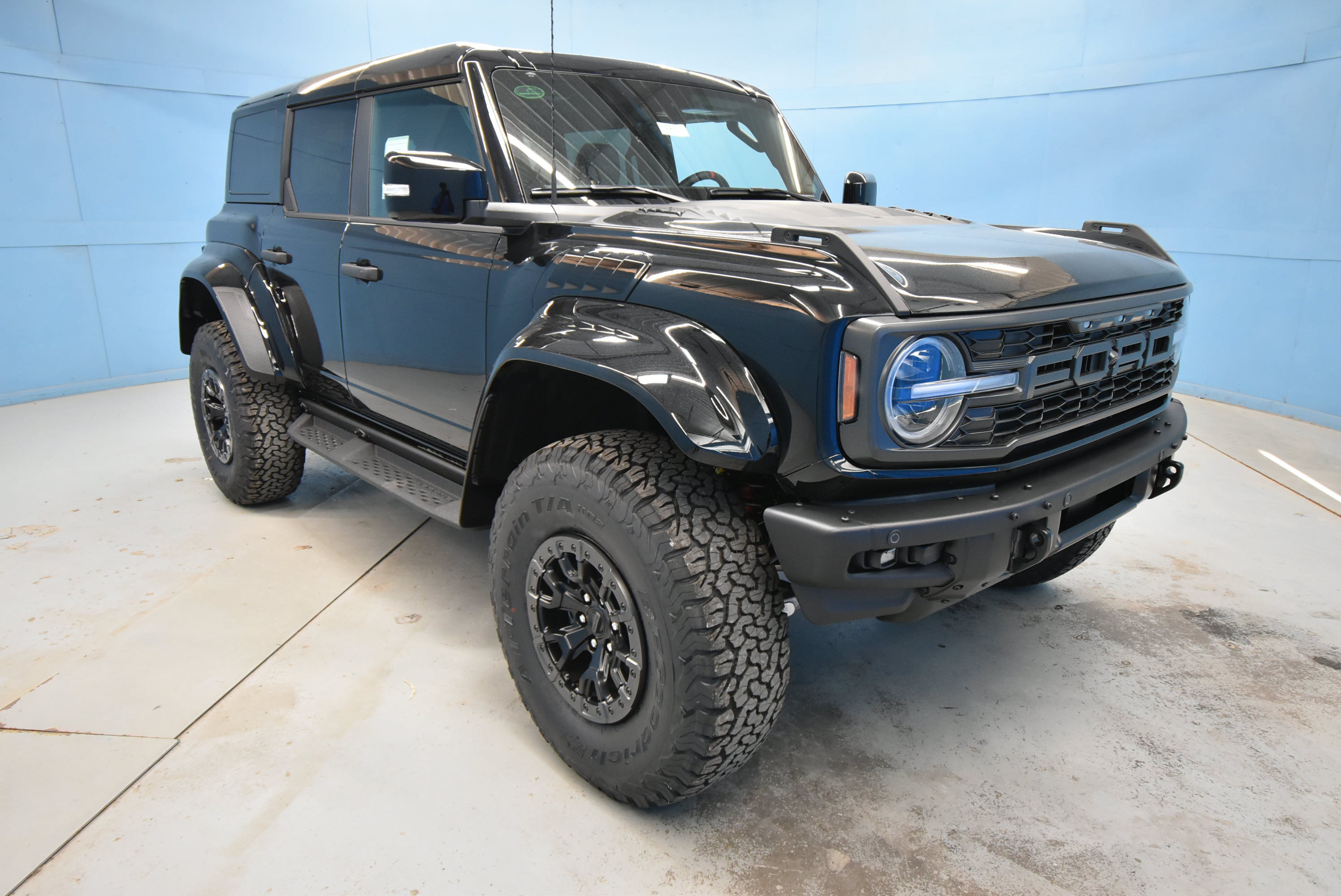 New 2026 Ford Bronco Raptor AWD/4WD image 1