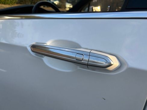 Used 2025 Cadillac XT6 Luxury image 24