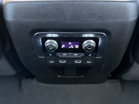 Used 2024 GMC Yukon XL Denali Ultimate image 22