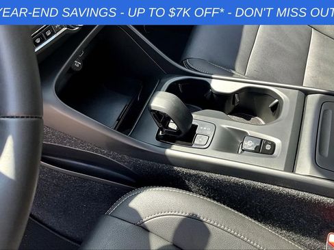 Used 2025 Volvo XC40 B5 Core w/ Protection Package Premier image 25