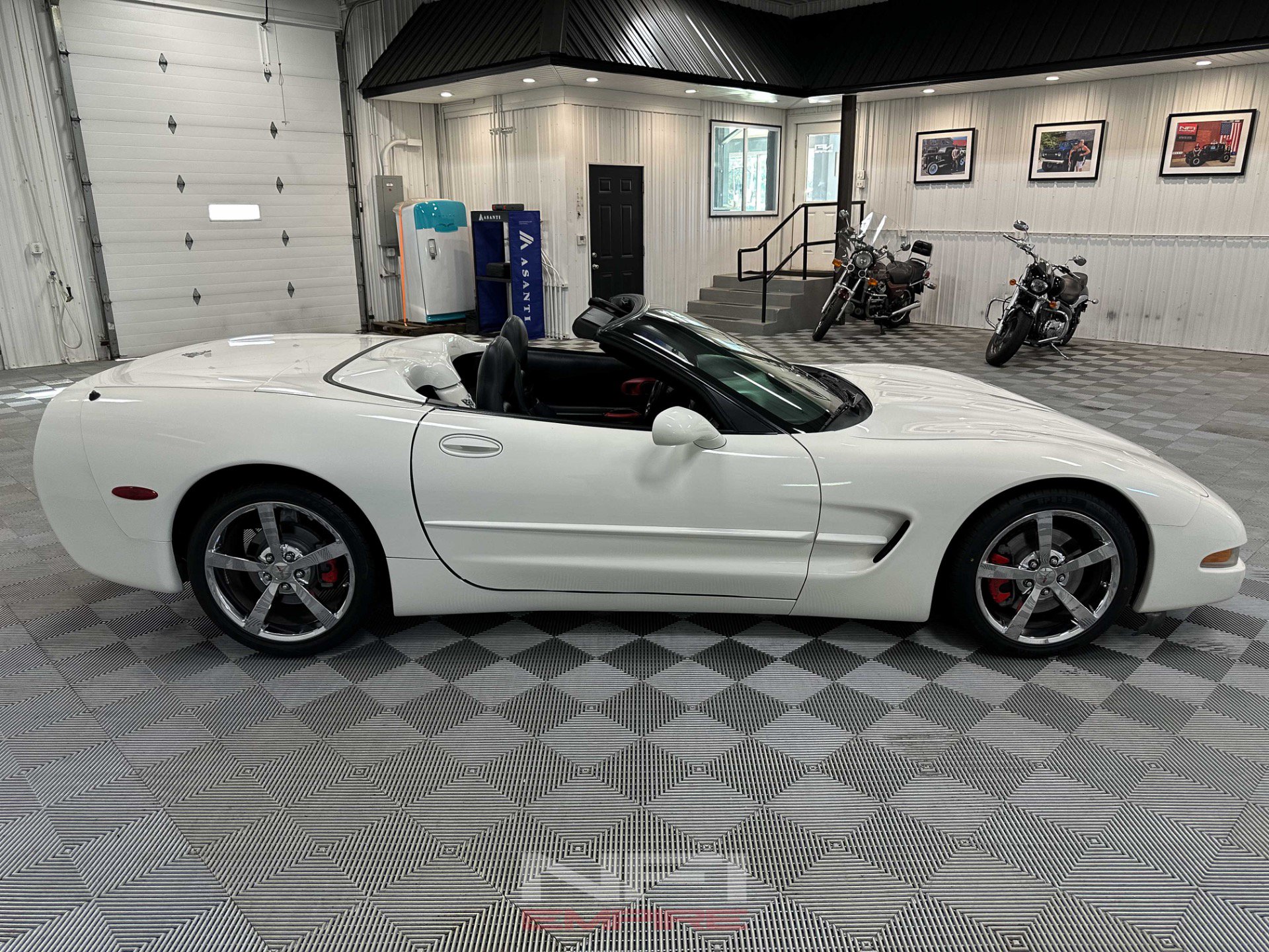 Used 2003 Chevrolet Corvette Convertible w/ Preferred Equipment Group1 RWD image 12