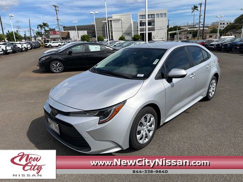 Used 2024 Toyota Corolla LE FWD image 1