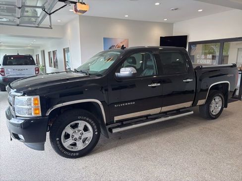 Used 2013 Chevrolet Silverado 1500 LTZ w/ Chrome Essentials Package AWD/4WD image 3