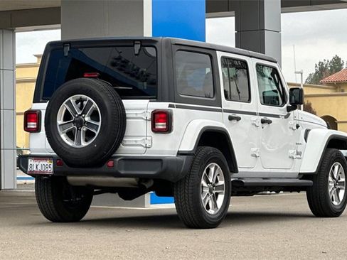 Used 2018 Jeep Wrangler Unlimited Sahara image 5