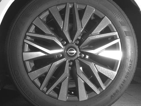 Used 2025 Nissan Altima 2.5 SV image 14