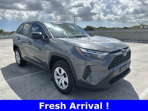 Used 2025 Toyota RAV4 LE image 40