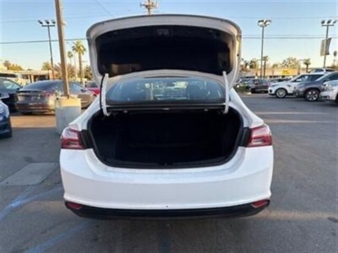 Used 2022 Chevrolet Malibu LT image 9