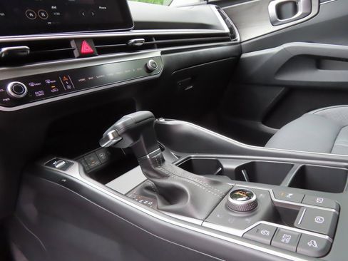 Certified 2025 Kia Sorento X-Line EX image 6