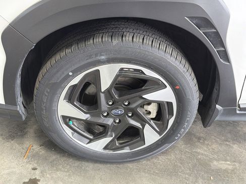 Used 2025 Subaru Crosstrek 2.5i Limited w/ Crosstrek Mirror Package image 9