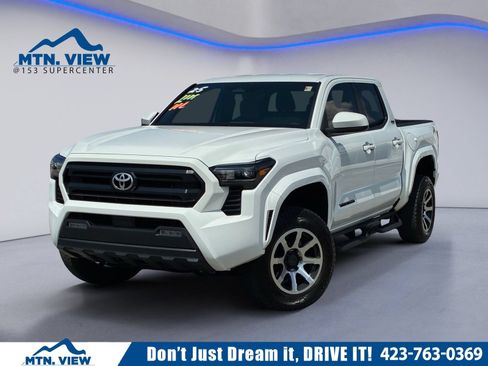 Used 2025 Toyota Tacoma SR5 AWD/4WD image 1