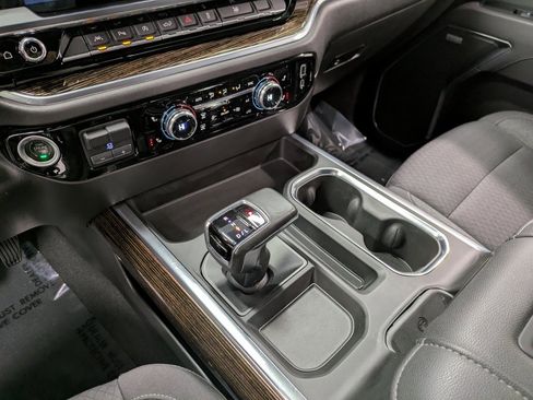 Used 2022 GMC Sierra 1500 Elevation w/ Preferred Package image 13