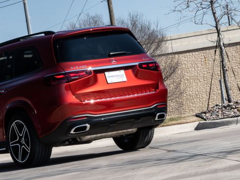 Used 2024 Mercedes-Benz GLS 450 4MATIC image 6