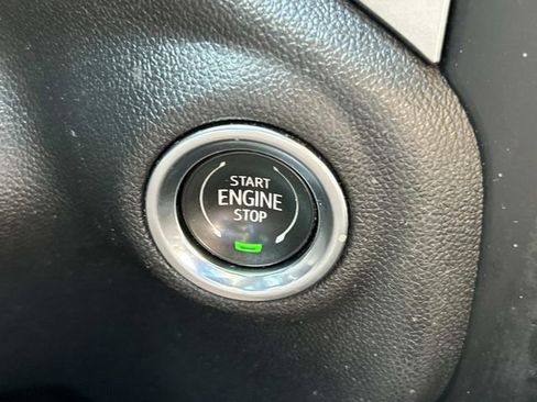 Used 2021 Chevrolet Silverado 1500 LT AWD/4WD image 34