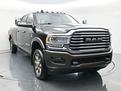 Used 2022 RAM 3500 Limited AWD/4WD image 3