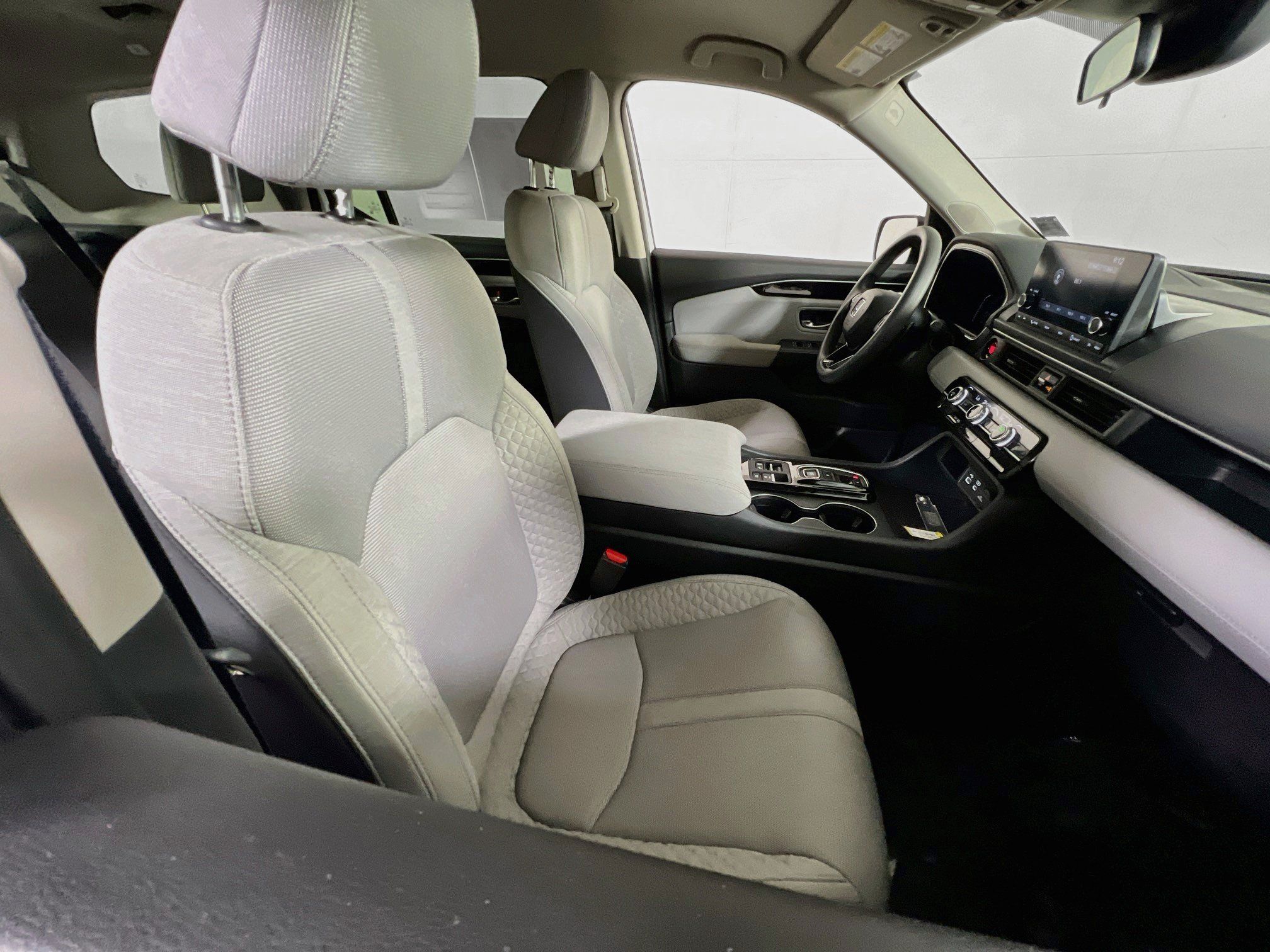 Used 2023 Honda Pilot LX image 26