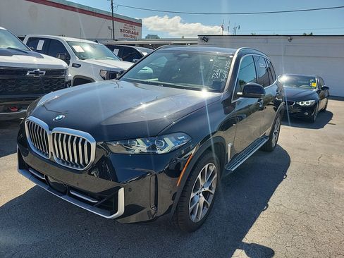 Used 2024 BMW X5 sDrive40i w/ Premium Package image 2