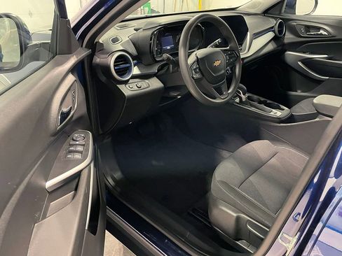 Used 2024 Chevrolet Trax LS w/ LS Convenience Package image 16