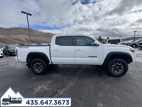 Used 2023 Toyota Tacoma TRD Sport image 2