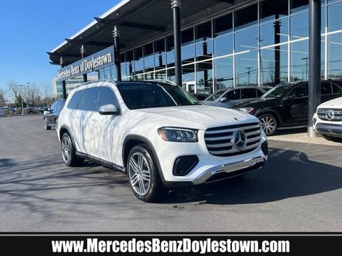 Used 2024 Mercedes-Benz GLS 450 4MATIC image 1