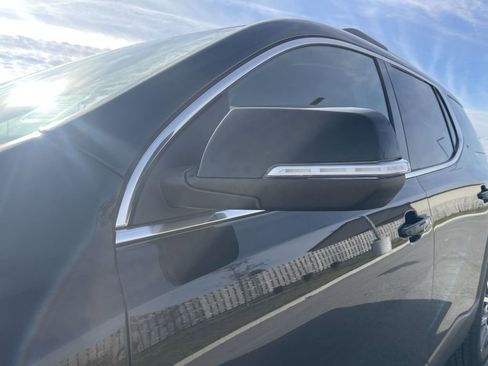 Used 2023 GMC Acadia SLE w/ Driver Convenience Package image 11