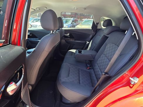 Used 2022 Kia Niro LXS FWD image 18