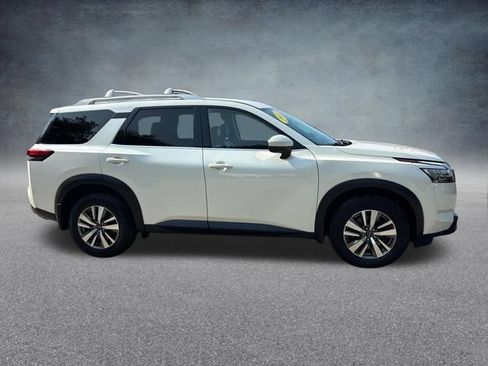 Used 2022 Nissan Pathfinder SL w/ SL Black Package AWD/4WD image 8