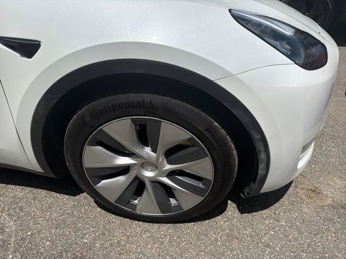 Used 2021 Tesla Model Y Long Range AWD/4WD image 4