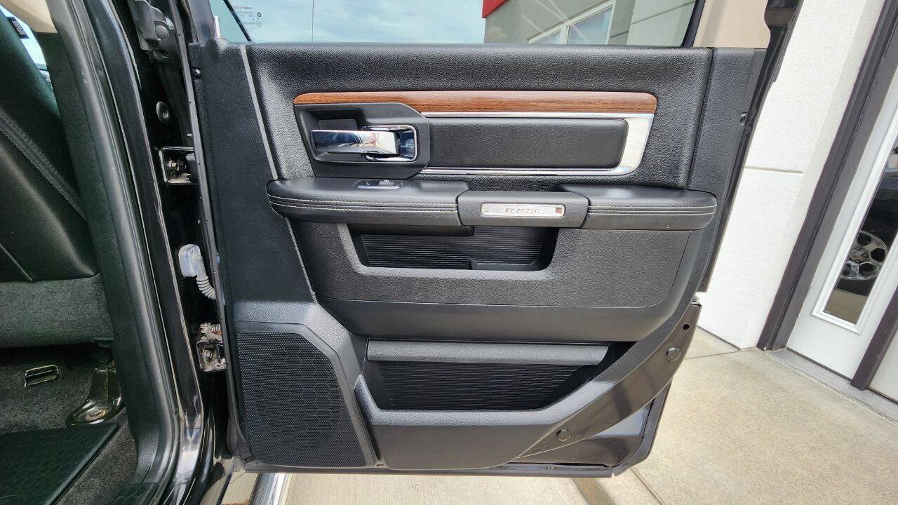 Used 2017 RAM 1500 Laramie AWD/4WD image 25