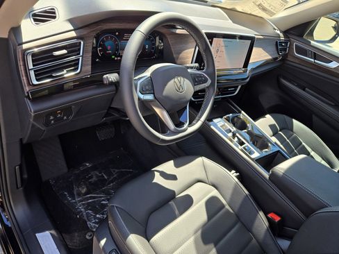 New 2026 Volkswagen Atlas SEL image 11