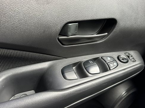 Used 2023 Nissan Kicks S image 12